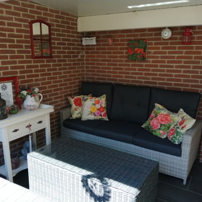 Een geweldig mooie tuinbank met tafrl gekocht!