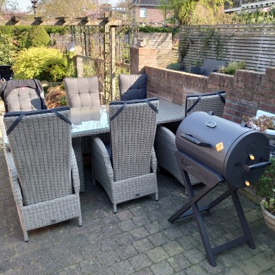 Gister ontvangen en nu al lekker aan het genieten in de tuin!