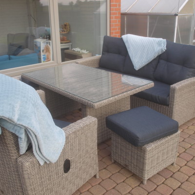 Onze loungeset is een uitstekende aankoop.