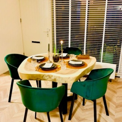 Ontzettend blij met mijn onwijs gave eettafel.
