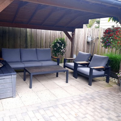 Heerlijk genieten van onze nieuwe tuinset