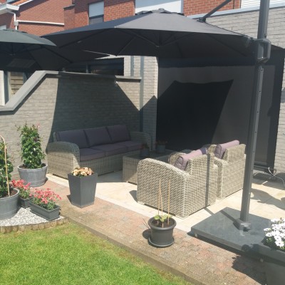 Met de chalenger T2 parasol verkrijgen we overal schaduw!