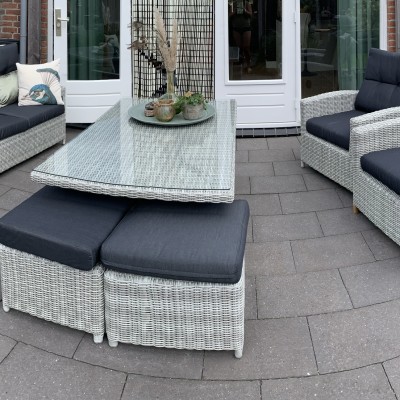 Super blij ik heb er een mega mooi tuin set bij.