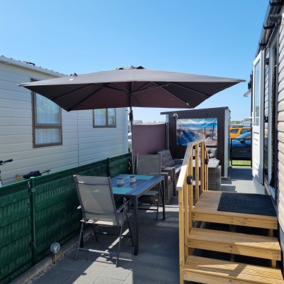 zalig ontbijten onder onze parasol