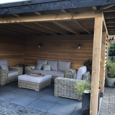 Blij met onze rieten loungeset de vakantie kan beginnen !!