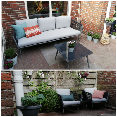 Onze kleine patio voelt nu als een tweede woonkamer met deze mooie set!