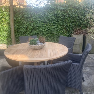 Super blij met onze mooie tafel