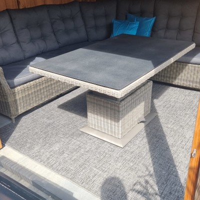 Tafel voor bij de loungeset