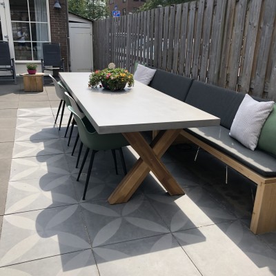Super blij met onze polystone buitentafel van AVH outdoor