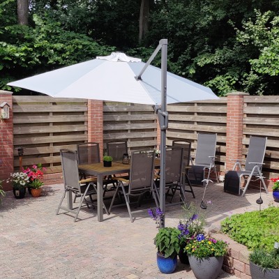 Ons terras was mooi, maar echt schitterend was het terras pas met een parasol van AVH-Outdoor!!