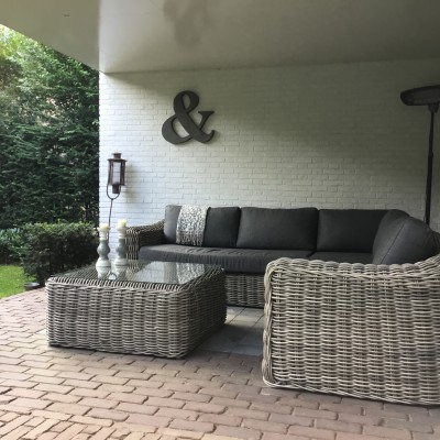 Zo blij met onze loungeset.