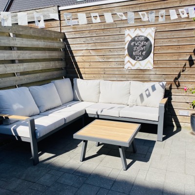 Heerlijk loungen laat de zon maar komen!