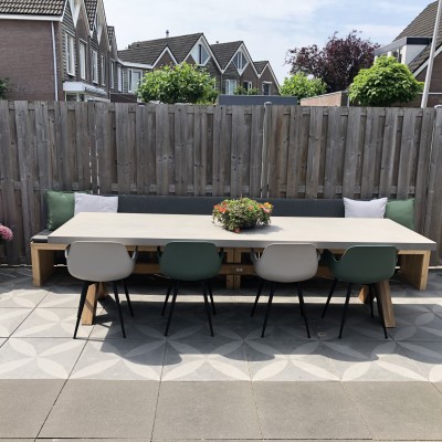 Super blij met onze polystone buitentafel van AVH outdoor