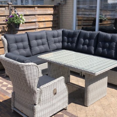 Wat zijn wij blij met onze nieuwe loungeset!