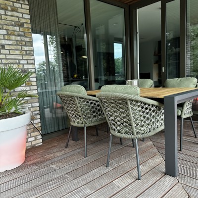 Prachtig mooi suns tuintafel en stoelen staat erg mooi op ons overdekte terras