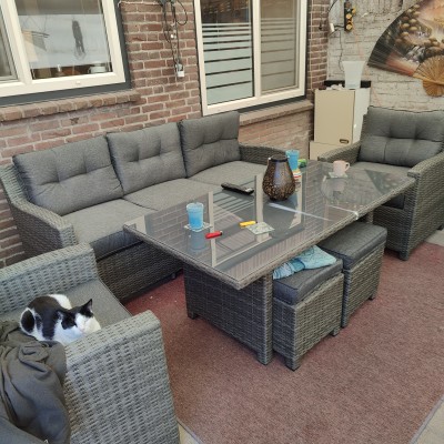 Heerlijk ook voor de kat om te loungen zoals is te zien