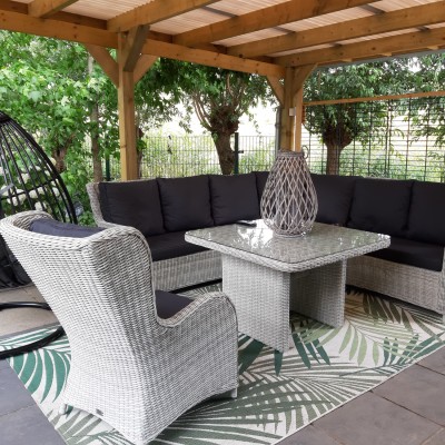 Vandaag onze loungeset neergezet, al heel lang op zoek en geslaagd bij AVH Outdoor.