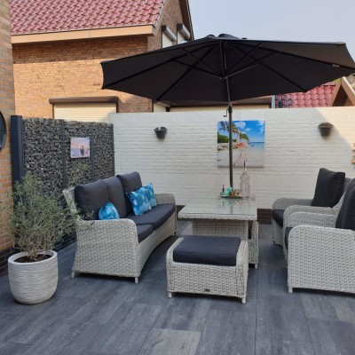 superblij met onze nieuwe loungeset en parasol