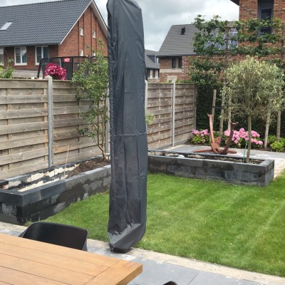 Eindelijk overdekt met de parasol van AVH Outdoor.