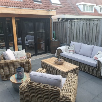 Een hele mooie combinatie van tuinkamers en tuinmeubelen