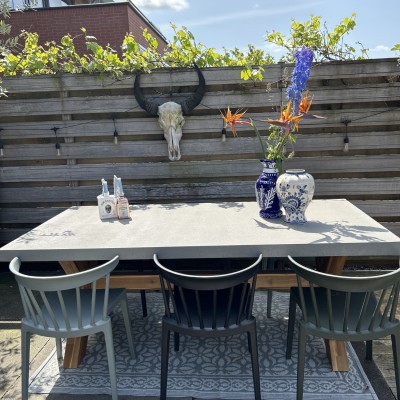 Super mooie robuuste tafel AVH outdoor met betonlook