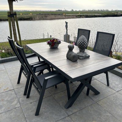 Onze fantastische nieuwe tuinset