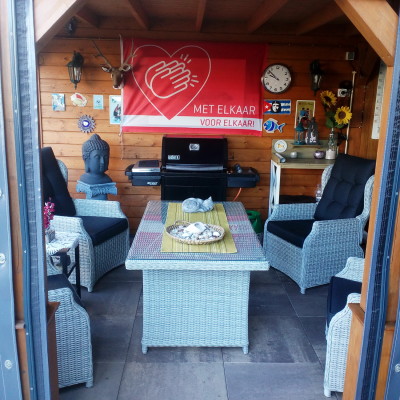Onze nieuwe tuin set staat geweldig in onze veranda!