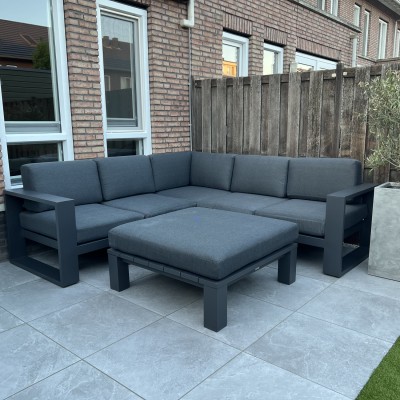 Genieten van onze mooie loungeset van AVH-outdoor!
