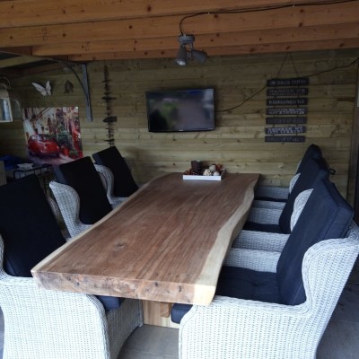 Onze huiskamer buiten.