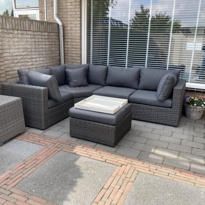 Super blij met onze nieuwe set voor in onze nieuwe tuin!