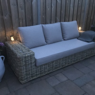 Heerlijke avonden buiten op onze nieuwe lounge tuinbank !