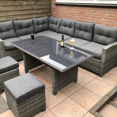 Loungeset in onze tuin