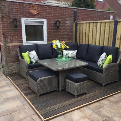 loungeset kwam precies op de dag dat het mooie weer begon. HEERLIJK!!!!