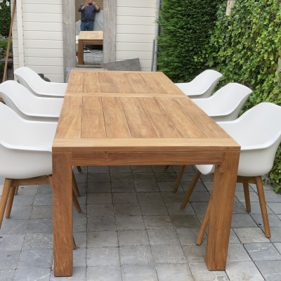 Zeer mooie tuintafel Krista