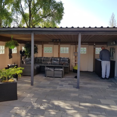 Nieuwe huiskamer in wording.