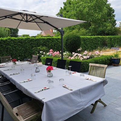 Heerlijk buitenen onder deze Platinum parasol!
