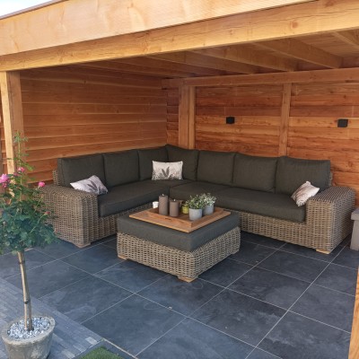 Bij weer of geen weer zitten we zalig in ons lounge set.