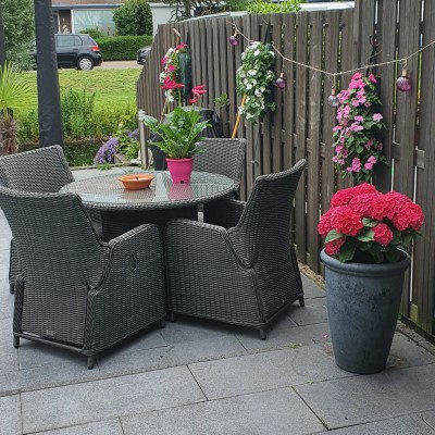 Super leuke en onwijs comfortabele dining/louncheset
