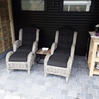 Stevig,Comfortabale zetel met voetsteun