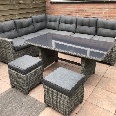 Loungeset in onze tuin