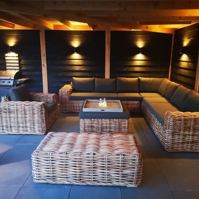 Wij hebben deze fantastische Sabuga loungeset onder onze overkapping staan!