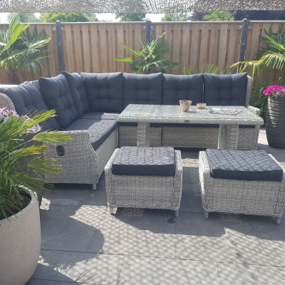 Super mooie en comfortabele diningset van avh outdoor!