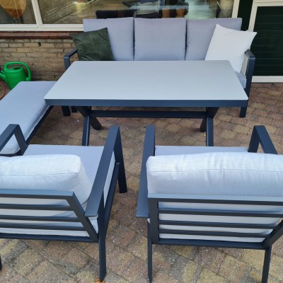 Zo blij met onze nieuwe loungeset! Klaar voor de zomer ☀️
