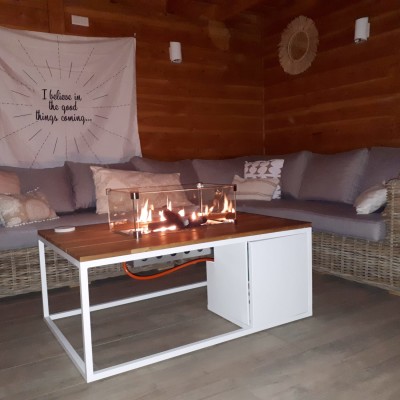 Met onze prachtige loungeset en vuurtafel is onze overkapping helemaal af