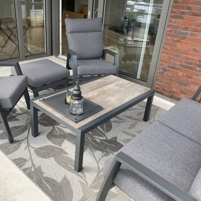 En nu genieten van onze prachtige verstelbare loungeset. Heel blij mee 🤩