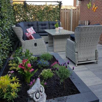 Onze tuin is nu helemaal compleet met deze mooie tuinset.