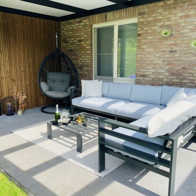 Lekker genieten in onze nieuwe lounge.