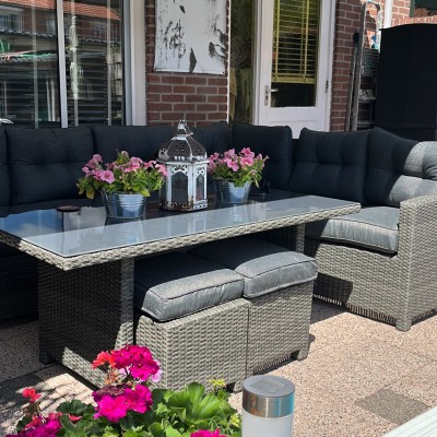 Onze nieuwe tuinset staat en zit fantastisch!!