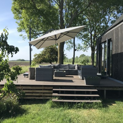 Ultiem genieten onder onze nieuwe Platinum Icon zweefparasol!