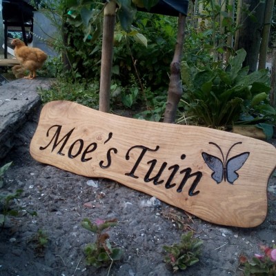 Ambachtelijk naambord voor de moestuin